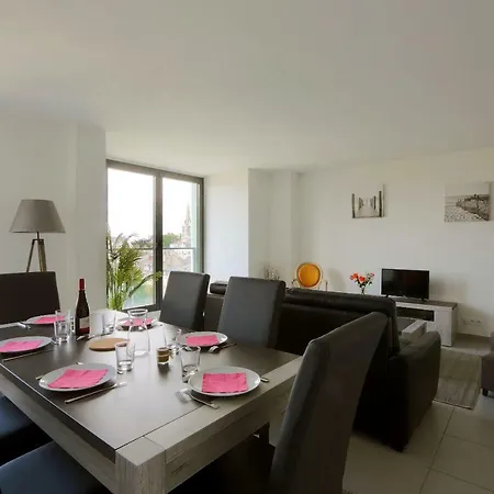 Apartment La Nef, Magnifique, 2 Chambre, Gare Vinci Tours